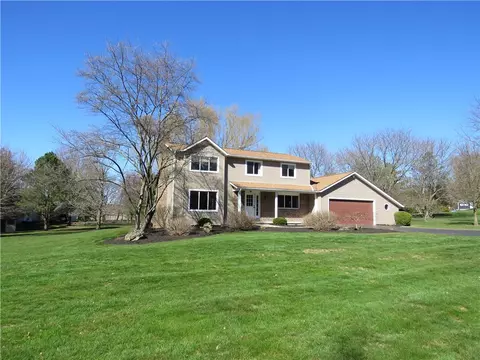 4 Osage Trl, Ogden, NY 14559