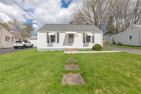 266 Auburn Ave, Gates, NY 14606