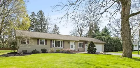 241 Dickinson Rd, Webster, NY 14580