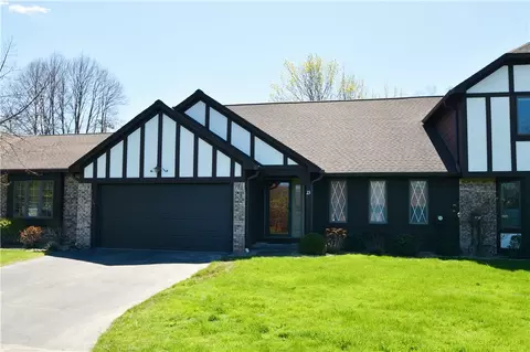 23 Cambridge Ct, Perinton, NY 14450
