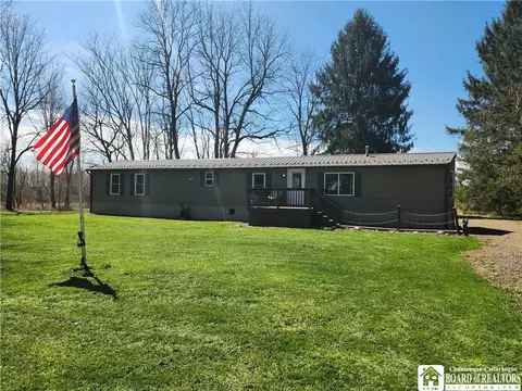 5814 Sinclair Dr, Gerry, NY 14740