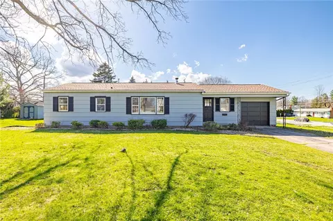 19 Olympia Dr, Greece, NY 14615