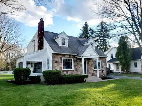 159 Northmore Ave, Gates, NY 14606