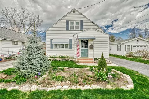 415 W Spruce St, East Rochester, NY 14445