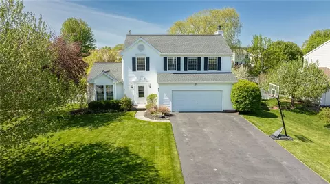 621 Beaver Crk, Macedon, NY 14502