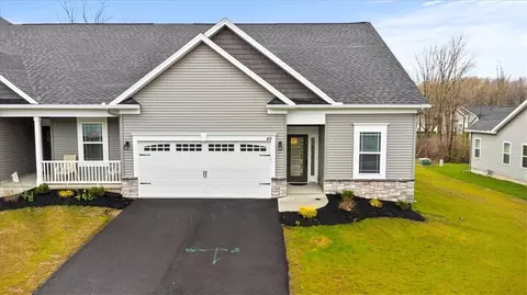 45 Timber Creek Trl, Gates, NY 14606