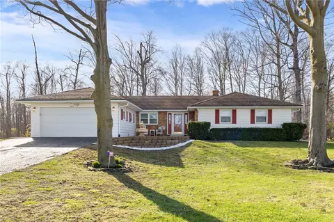 1045 Gallup Rd, Spencerport, NY 14559