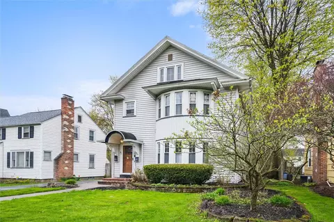 39-41 Antlers Dr, Rochester, NY 14618