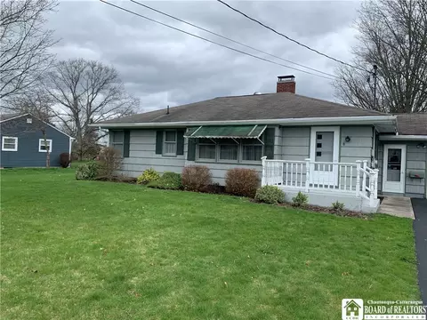 6 N Meadow Ln, Carroll, NY 14738