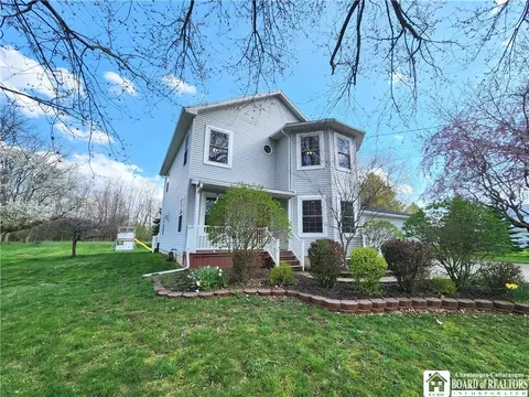 35 Elm St, Pomfret, NY 14063