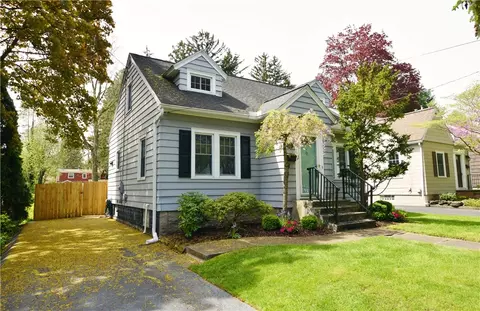 129 Cloverland Dr, Brighton, NY 14610