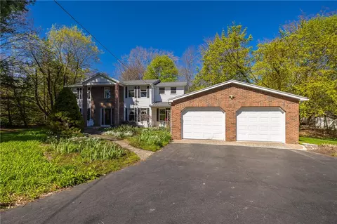 415 Baker Rd, Webster, NY 14580