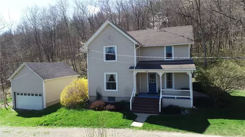6520 Old Rhine St, Naples, NY 14512