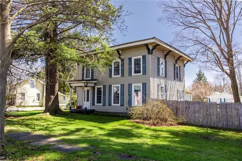 31 Hollister St, Starkey, NY 14837