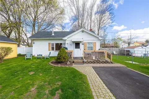 60 Clarington St, Irondequoit, NY 14609