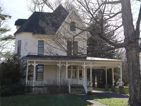 141 W Main St, Stamford, NY 12167