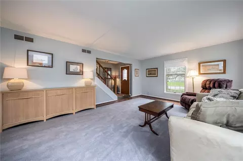 Living - 170 Hillhurst Ln, Irondequoit, NY 14617 photo 4 of 5