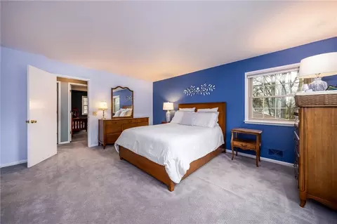 Bedroom - 170 Hillhurst Ln, Irondequoit, NY 14617 photo 2 of 6