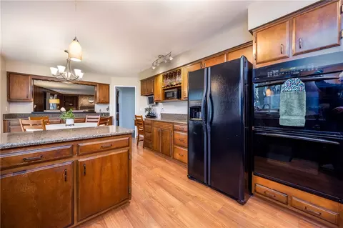 Kitchen - 170 Hillhurst Ln, Irondequoit, NY 14617 photo 3 of 4