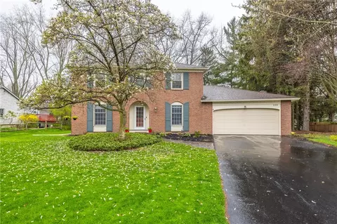 170 Hillhurst Ln, Irondequoit, NY 14617