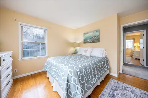 Bedroom - 170 Hillhurst Ln, Irondequoit, NY 14617 photo 3 of 6