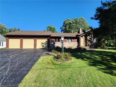 252 Buckman Rd, Greece, NY 14615