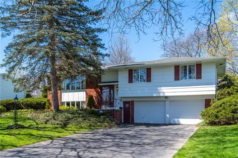 45 Morningside Dr, Ogden, NY 14559