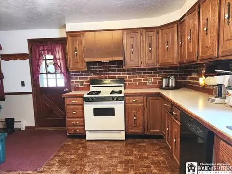 72 Front St, Dunkirk, NY 14048 photo 6