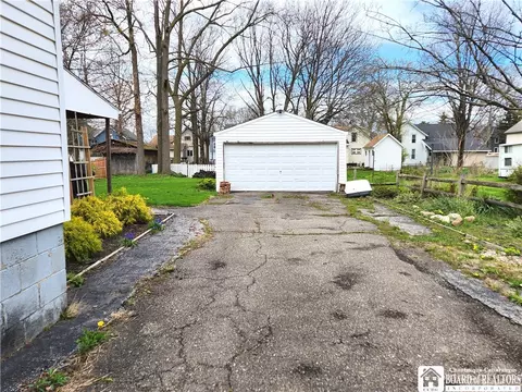 72 Front St, Dunkirk, NY 14048 photo 3