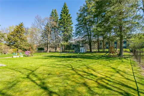 Exterior - 104 Forest Ave, Irondequoit, NY 14622 photo 7 of 9