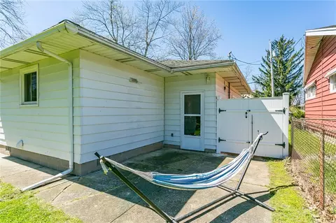 Exterior - 104 Forest Ave, Irondequoit, NY 14622 photo 6 of 9