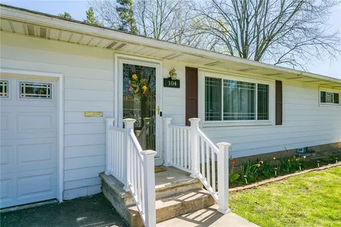 Exterior - 104 Forest Ave, Irondequoit, NY 14622 photo 4 of 9