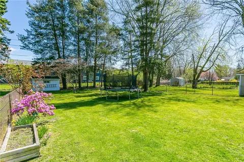 Exterior - 104 Forest Ave, Irondequoit, NY 14622 photo 5 of 9