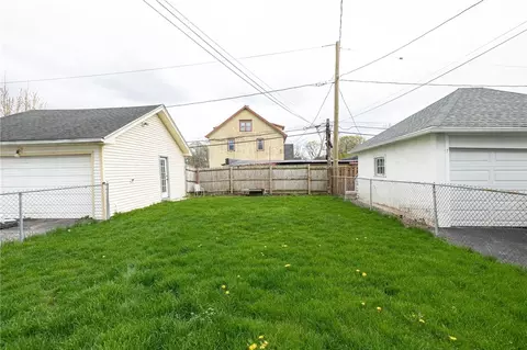 Exterior - 307 Hurstbourne Rd, Irondequoit, NY 14609 photo 4 of 6