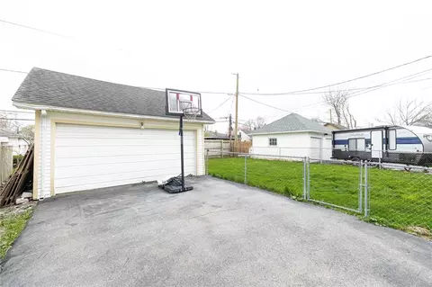 Exterior - 307 Hurstbourne Rd, Irondequoit, NY 14609 photo 3 of 6