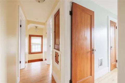 Entry Way - 307 Hurstbourne Rd, Irondequoit, NY 14609 photo 4 of 5