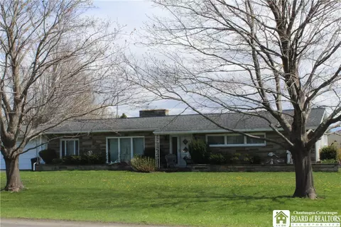 3745 Lake Shore Dr E, Dunkirk, NY 14048
