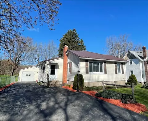 124 Day St, Albion, NY 14411