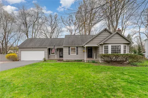 5 Tall Tree Ln, Perinton, NY 14450