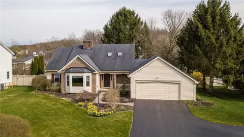 65 Old Country Ln, Perinton, NY 14450