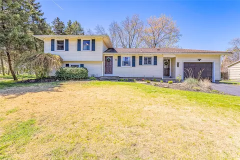 45 Greenhaven Rd, Irondequoit, NY 14617