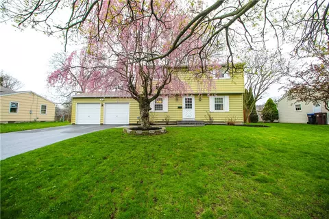 250 Rhea Cres, Greece, NY 14615