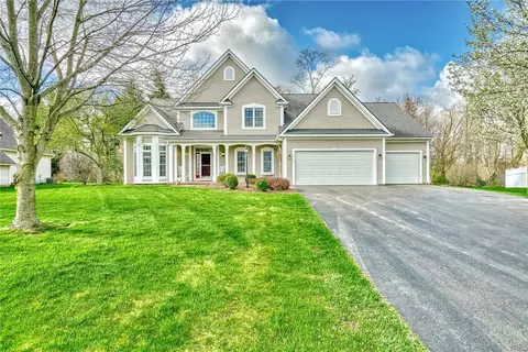 11 Piping Rock Run, Perinton, NY 14450