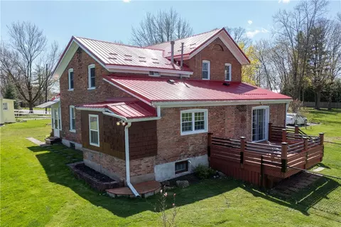 62 Walnut St, Seneca Falls, NY 13148