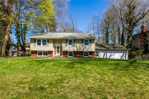 205 Courtly Cir, Greece, NY 14615