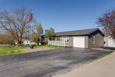 22 Franklin St, Starkey, NY 14837
