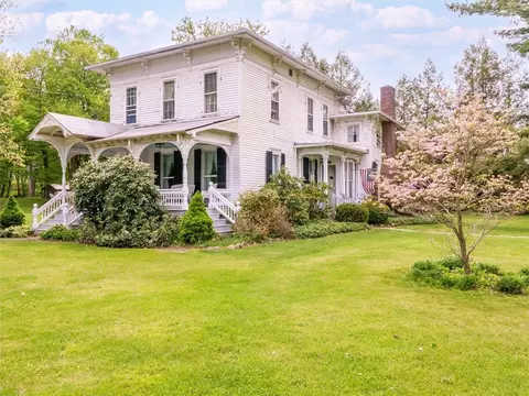 2112 Elton Rd, Bloomfield, NY 14469