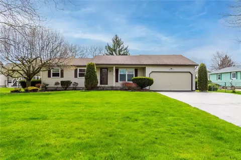 165 Buttonwood Dr, Hilton, NY 14468
