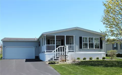 6323 Kims Dr, Victor, NY 14564