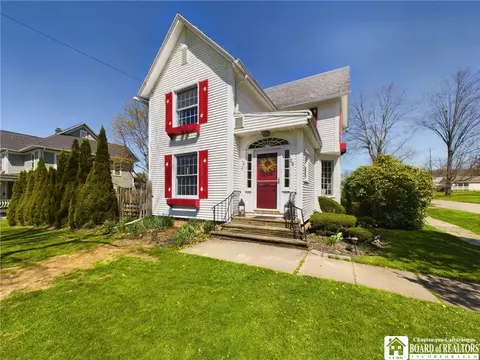 29 Pine St, Allegany, NY 14706
